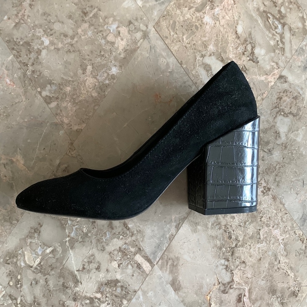 Nine West Black Pointed Toe Chunky Block Heel Pump